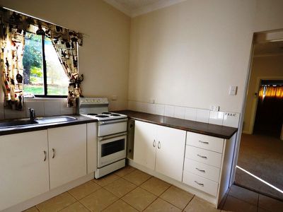8 Vails Road, Tawonga South