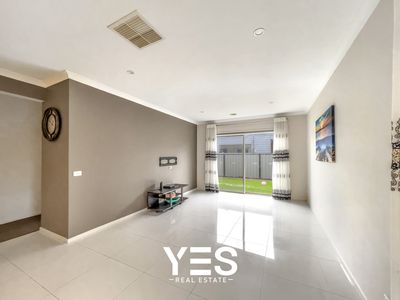 49 Springleaf Avenue, Clyde North