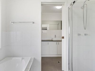 8 Zeeman Street, Rochedale South