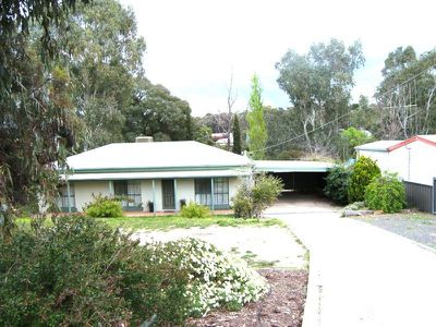 25 Specimen Hill Road, Golden Square