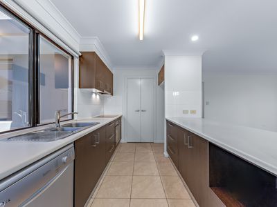 2 / 61 Endeavour Circuit, Cannonvale