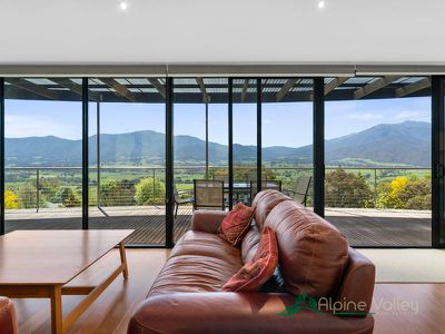 21 Ranch Road, Tawonga South