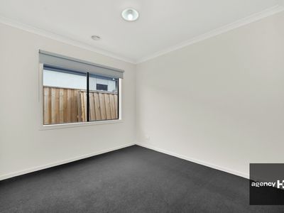 10 Retreat Way, Weir Views