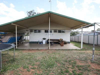 2 Lyons Court, Moranbah