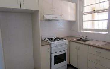 4 / 1 Barker  St, Kingsford