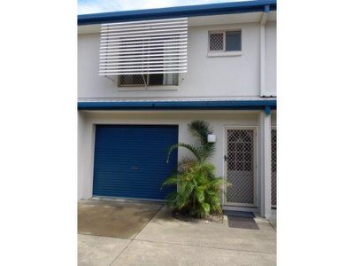6 / 4 Pilot Street, Urangan