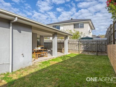 8 St Marys Cl, Doolandella