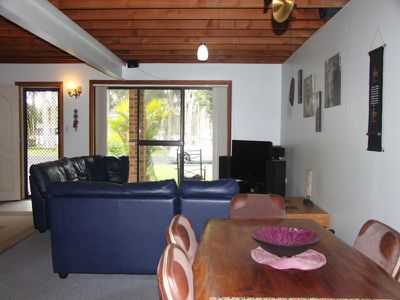 16 Elizabeth Parade, Forster