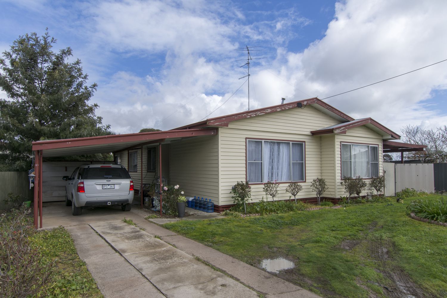 11 Burgess Street, Horsham