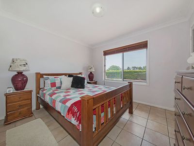 4 Poinciana Street, Wynnum West
