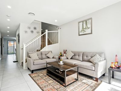 24 Wookey Glade, Riverstone