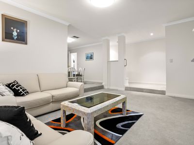 35 Hatherley Parade, Winthrop