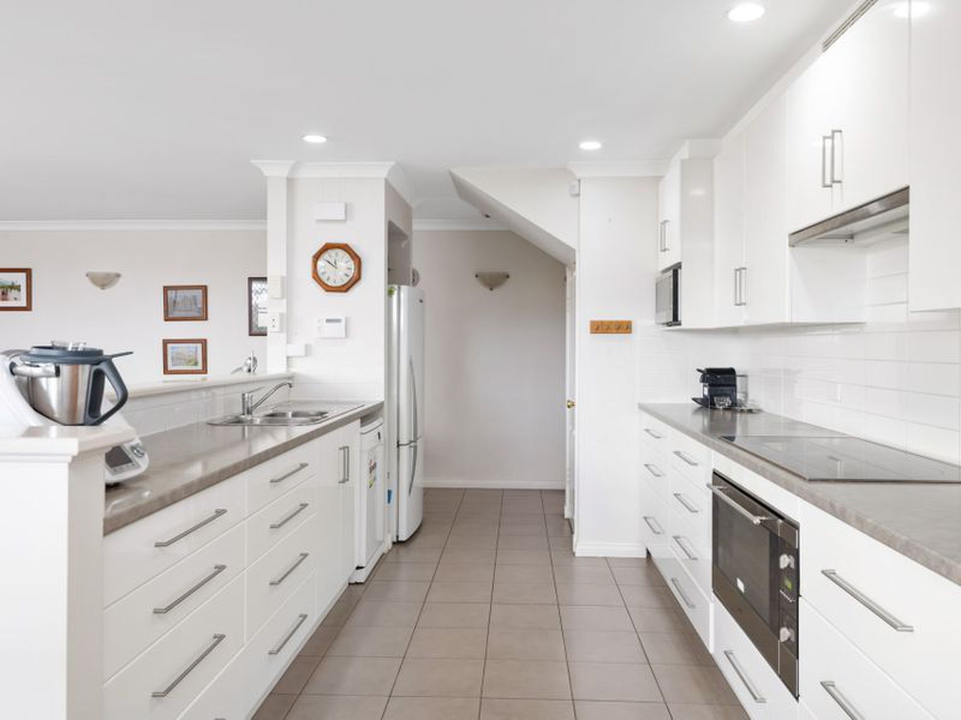 27 Tindals Crescent, Hannans