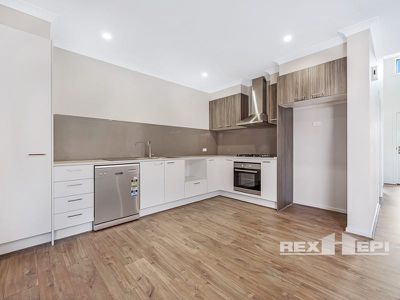 33 Fadden Mews, Officer