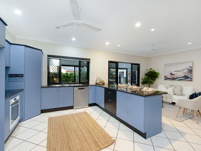 1 Saint Helens Drive, Mount Louisa