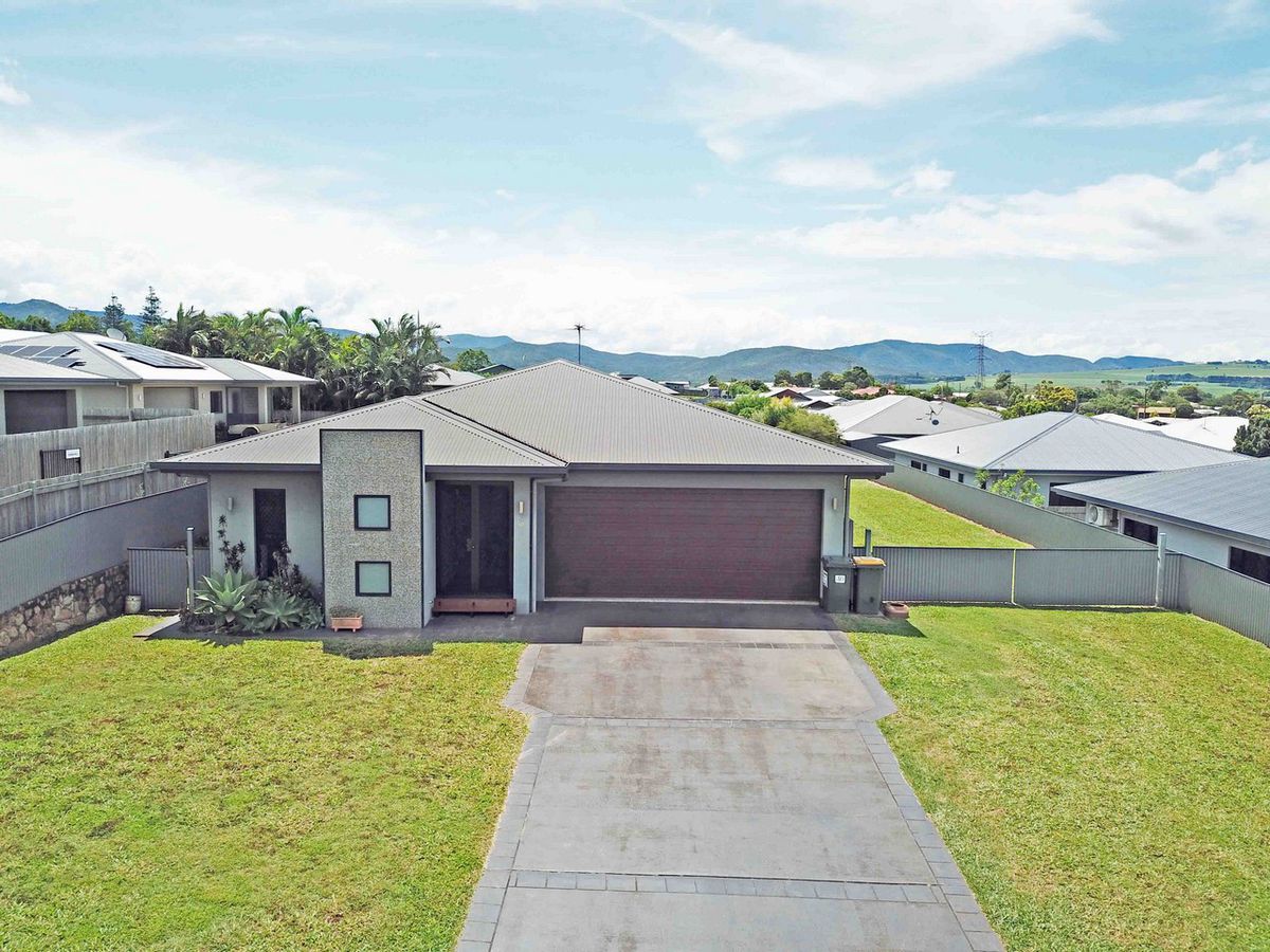 30 Gargan Lane, Atherton
