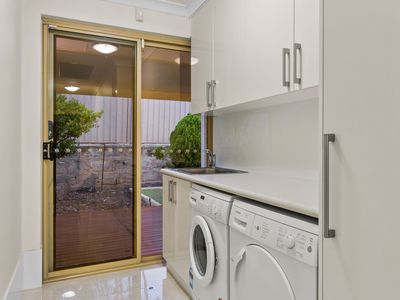 35 Hatherley Parade, Winthrop