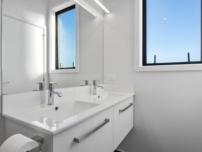 4 Marine Parade, Hobsonville