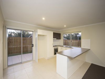 11 / 1 Collins Lane, Kin Kora