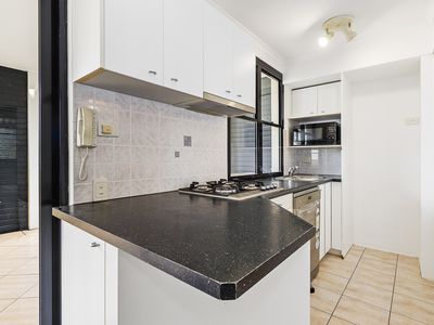 8 / 104 Sydney Street, New Farm