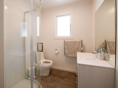 7 Avoca Street, Mornington