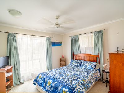 42 Ibis Boulevard, Eli Waters