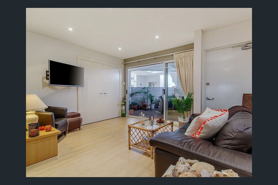 2 / 216 Arcadia Dr, Shoalwater