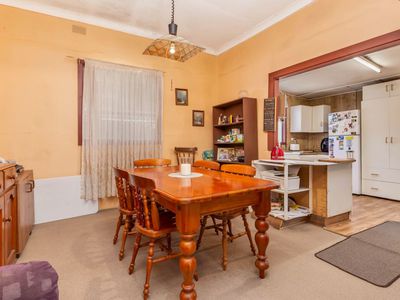 19 Sixth Street, Cardiff South