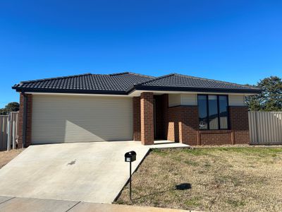 19 Medieval Crescent, Mooroopna