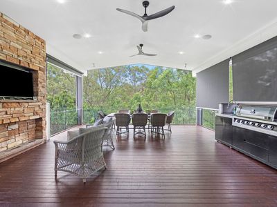 6 Scenery Court, Brookwater