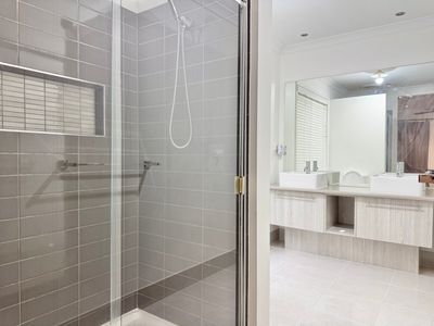 90 Ribblesdale Avenue, Wyndham Vale