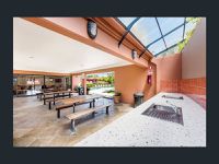 2 / 4 University Drive, Robina