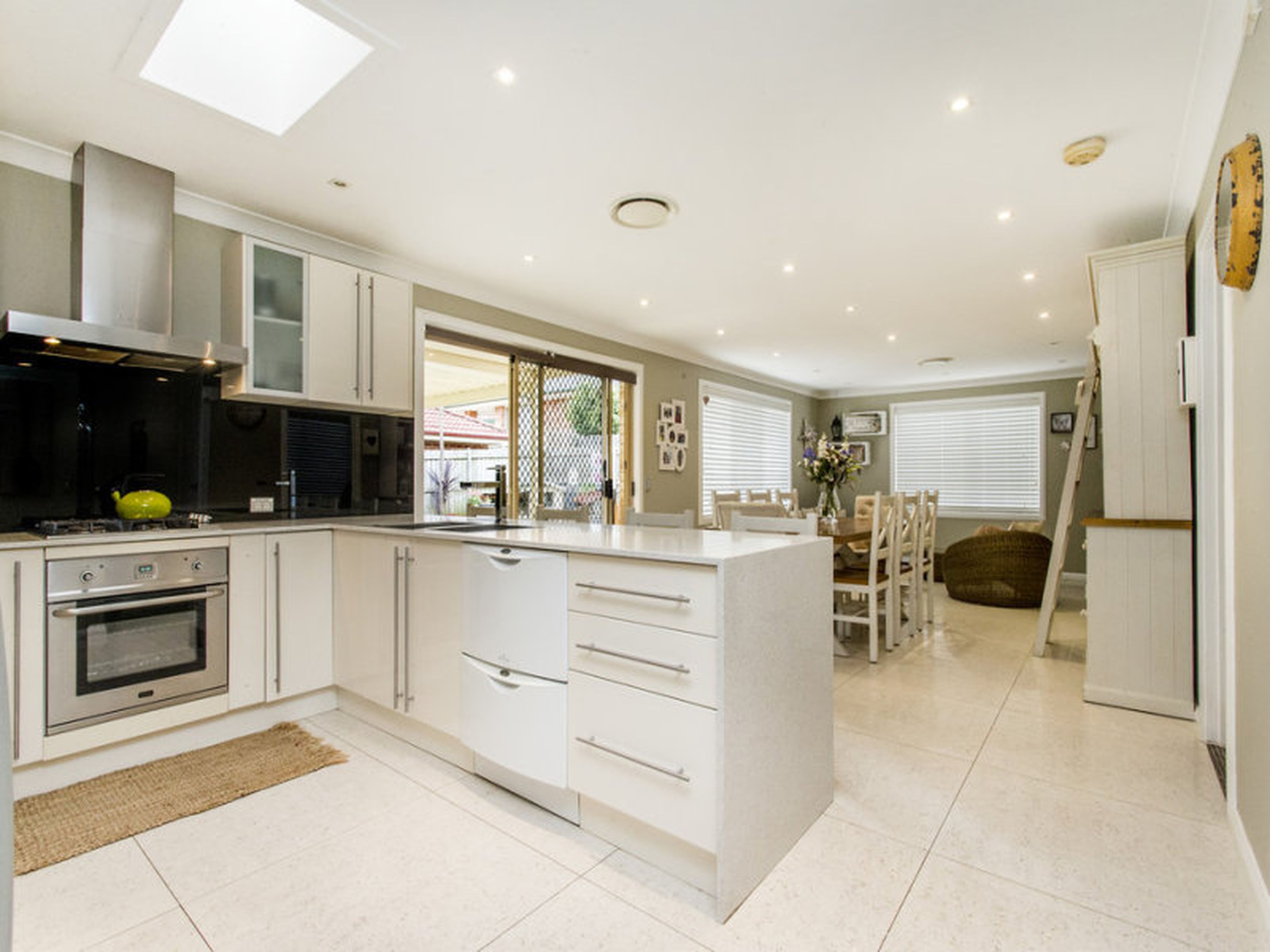 5 Woburn Place, GLENMORE PARK