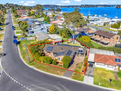 8 Alkrington Avenue, Fishing Point