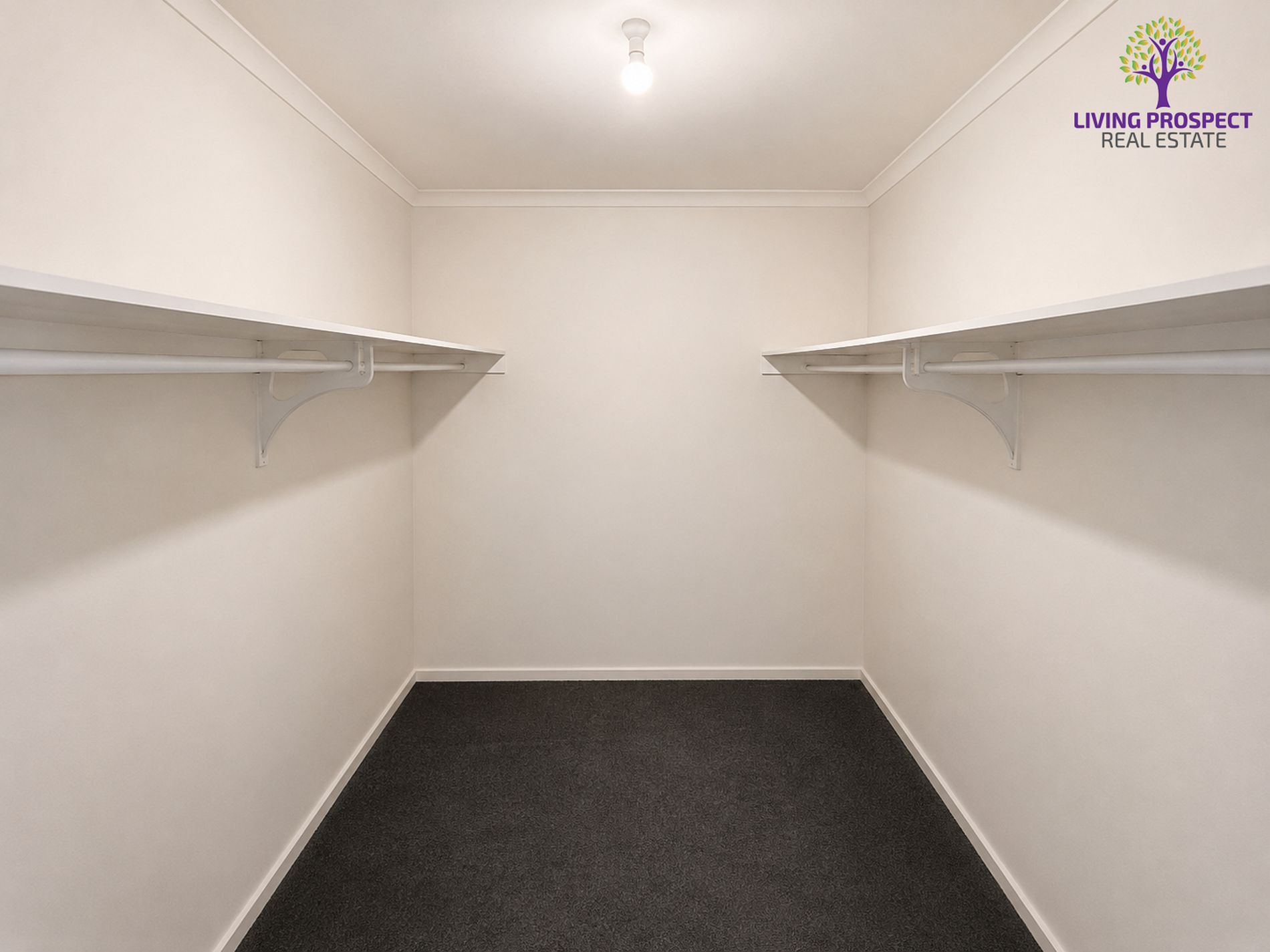 33 / 39 Astley Crescent, Point Cook