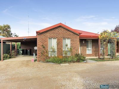 2 / 40 Playne, Heathcote