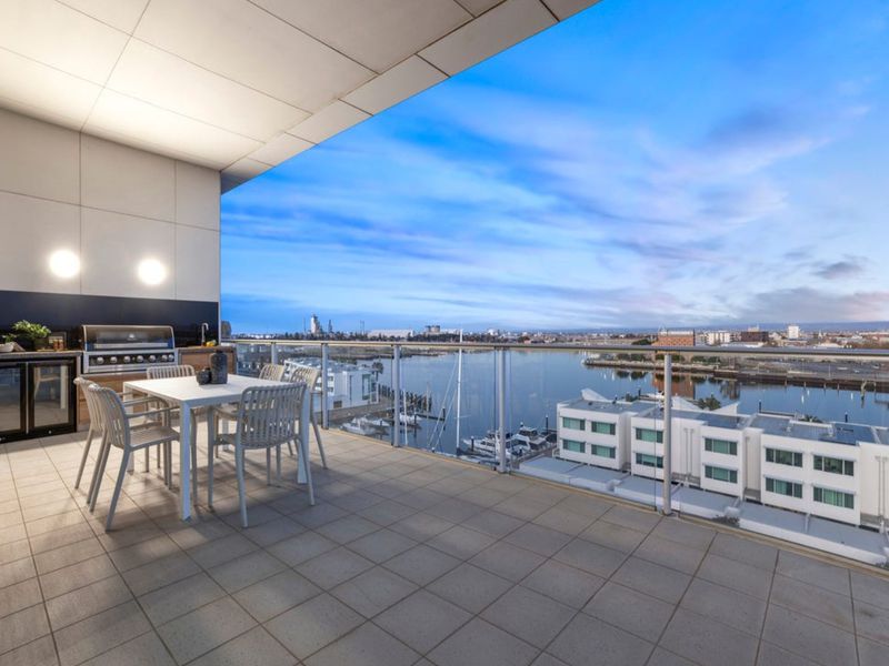 712 / 1-2 Tarni Court, New Port