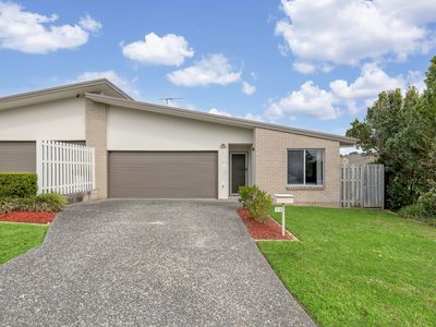 1 / 4 Reagan Close, Pimpama