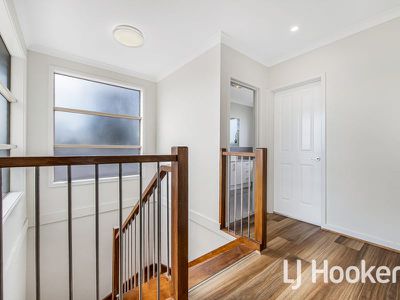 2 / 7 Franleigh Drive, Narre Warren