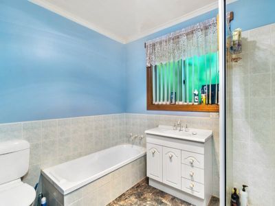 12 Fairview Drive, Kingston