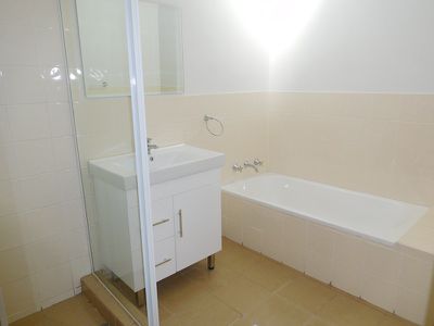 3 / 23-25 William, Lurnea