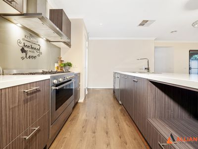 5 Statham View, Cranbourne West