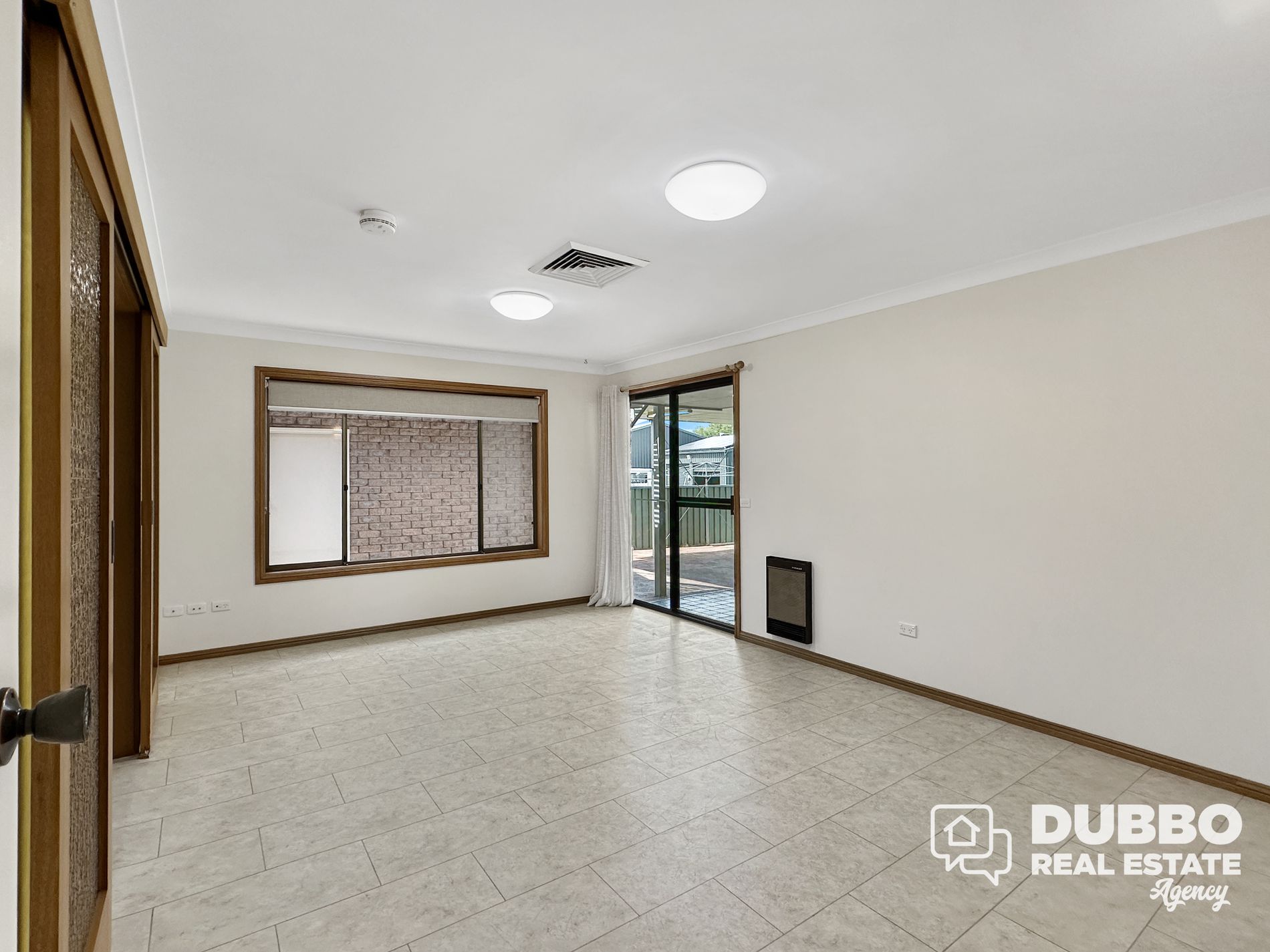 9 Meadowbank Drive, Dubbo