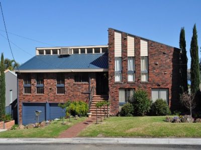 6 Dywer Crescent, Bellbridge