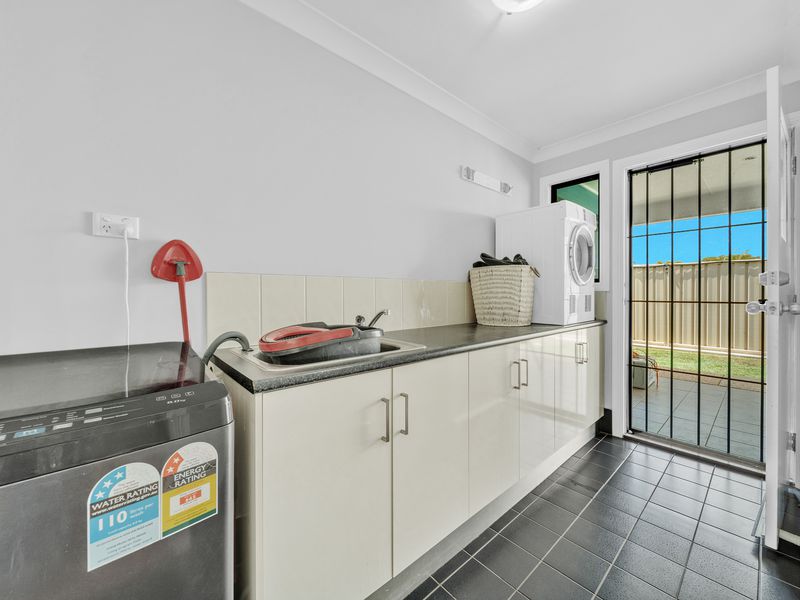 2 / 56 Lakeside Drive, Emerald