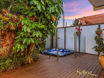 16B Oak Avenue , Surfers Paradise