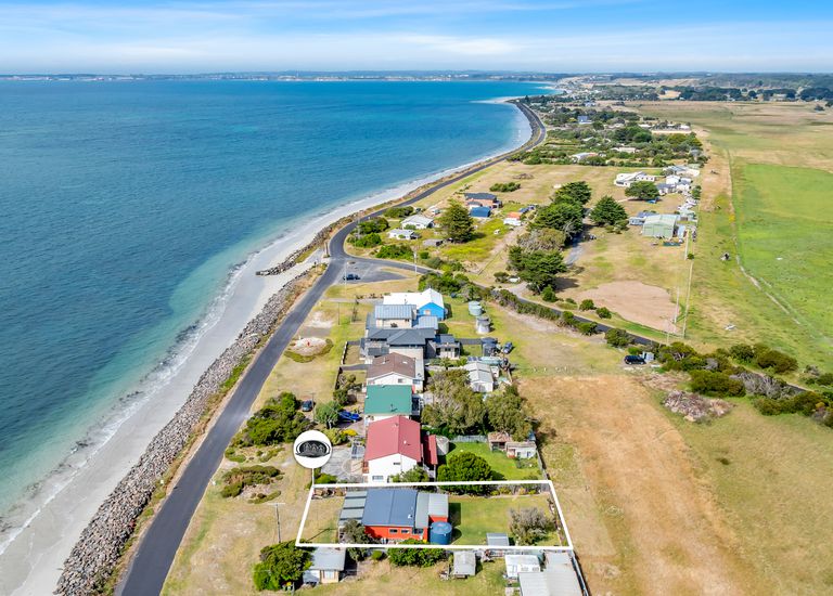 17 Beach Road, Portland