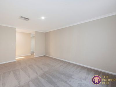 39 Sellafield Bend, Waikiki