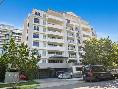 305 / 8 Waverley Street, Southport