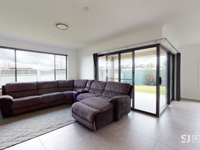 40 Magnolia Boulevard, Dubbo